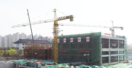 清明假期不放松，防疫建設雙線并行——重點工程假期施工紀實